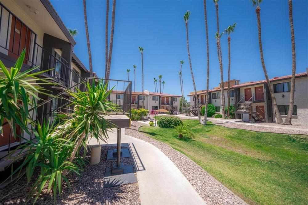 135 Fully Furnished, Amenities Galore Scottsdale